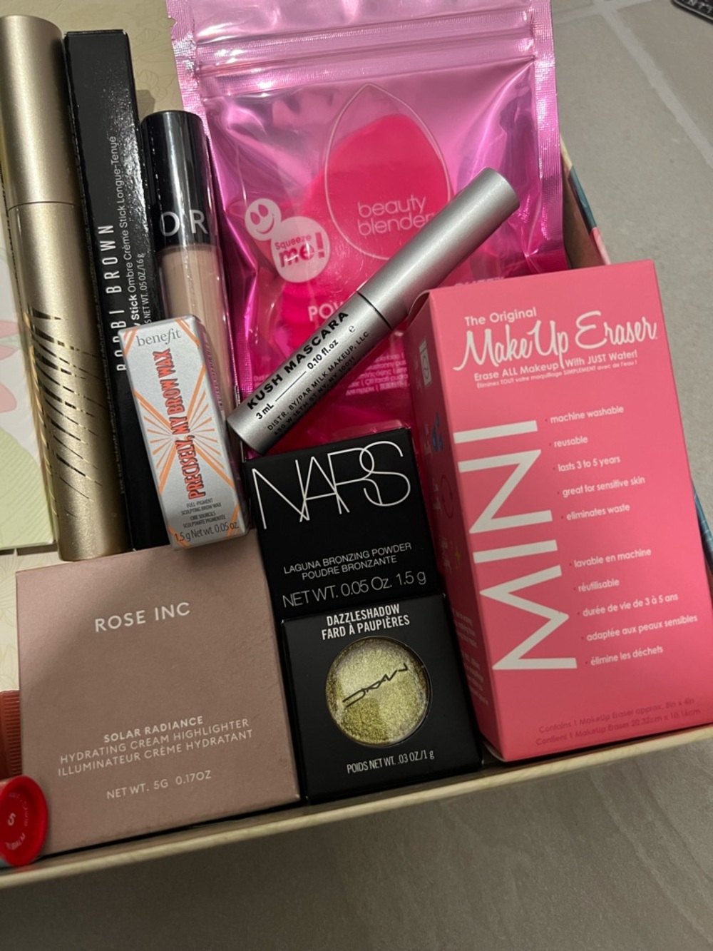 19pcs Makeup Bundle - Picture 3 of 4